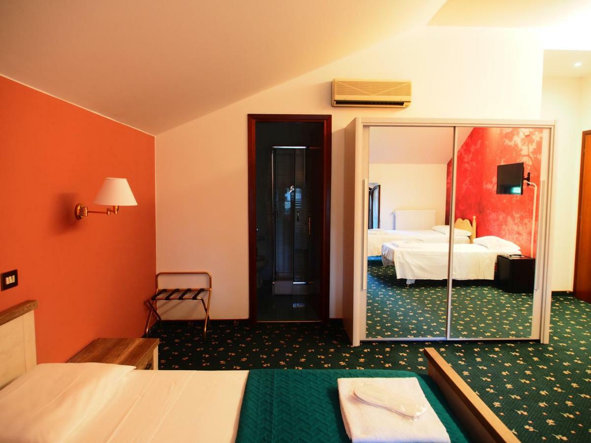 Hotel Parco Fola Albinea Bagian luar foto